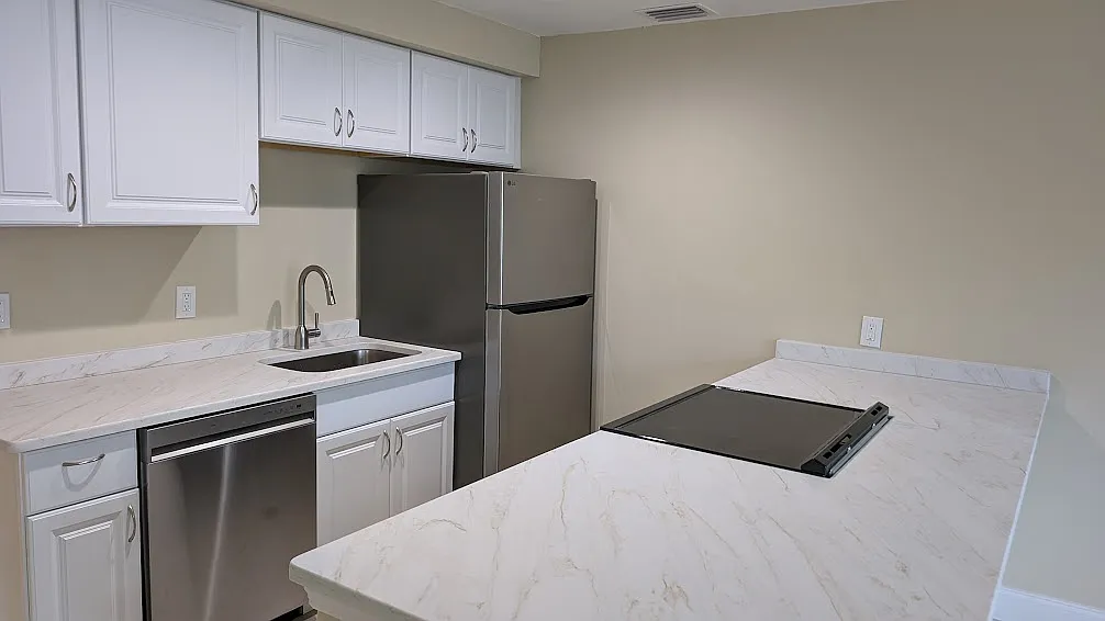 1 bed, 700 sqft, $1,700 — Photo 2