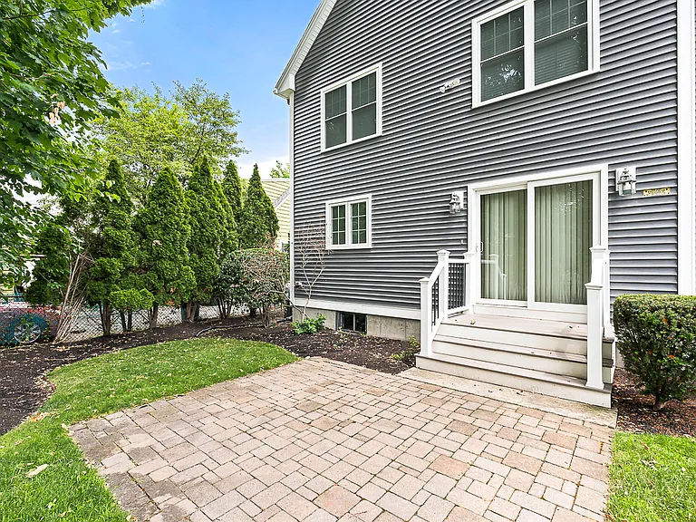 46 Loring Ave — Photo 45