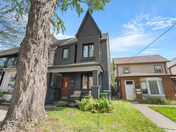 209 Maria St, Toronto, ON M6P 1W6