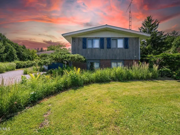 1536 Berkey Rd, Swanton, OH 43558