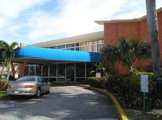 26 Diplomat Pkwy #2206, Hallandale, FL 33009
