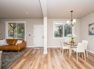 4002 10th St SE #102B, Puyallup, WA 98374