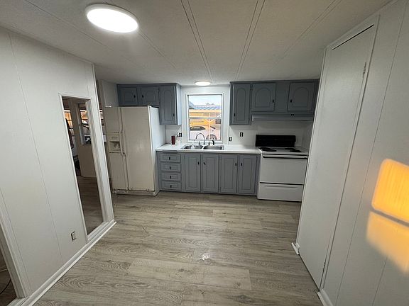 4th image of 751 10th St E