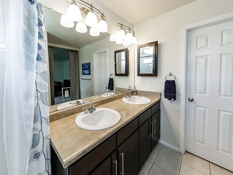 7724 Canyon Oak Dr — Photo 10