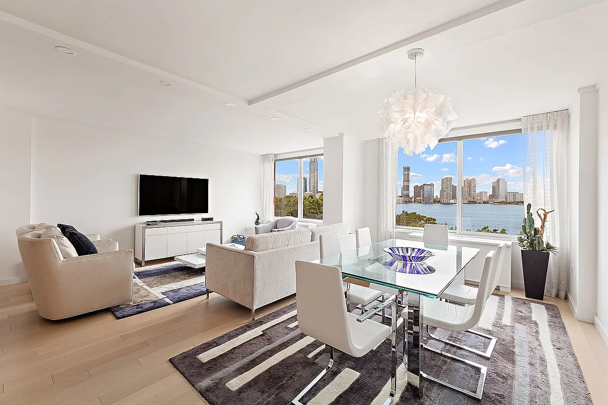 212 Warren St APT 6G photo 1
