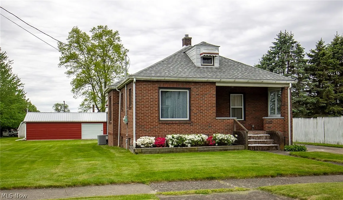 391 Penhale Ave photo 1