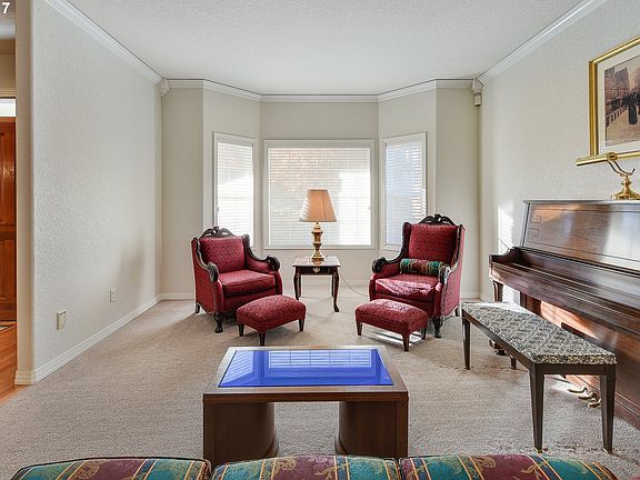 4th image of 4004 NE 134th St