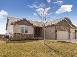 460 NE Fox Run Trl, Waukee, IA 50263