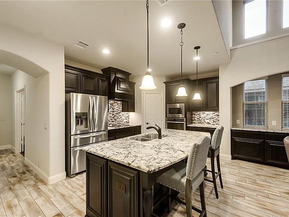 3rd image of 4328 Sweet Clover Ln