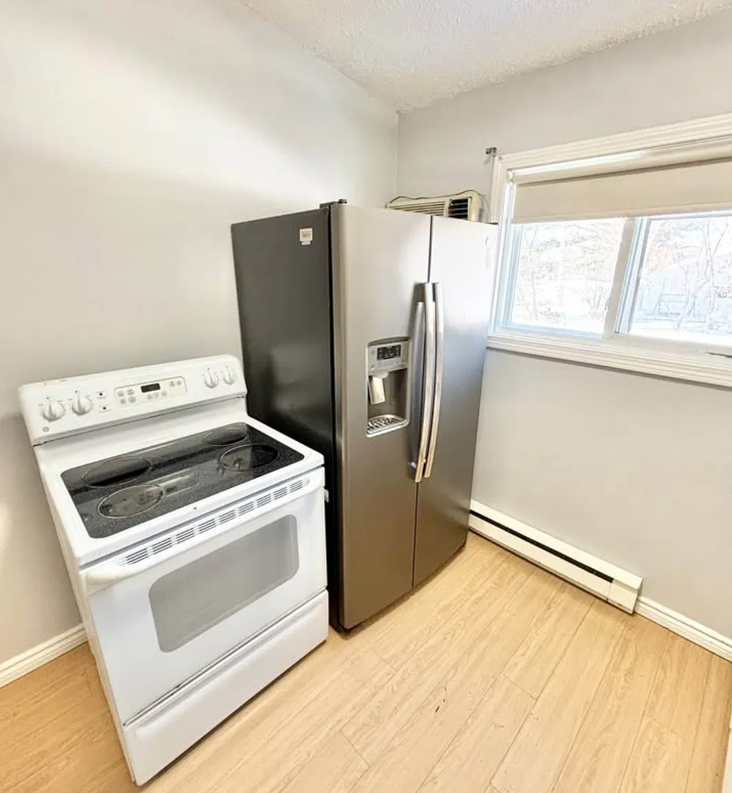 770 Riverside Dr — Photo 1
