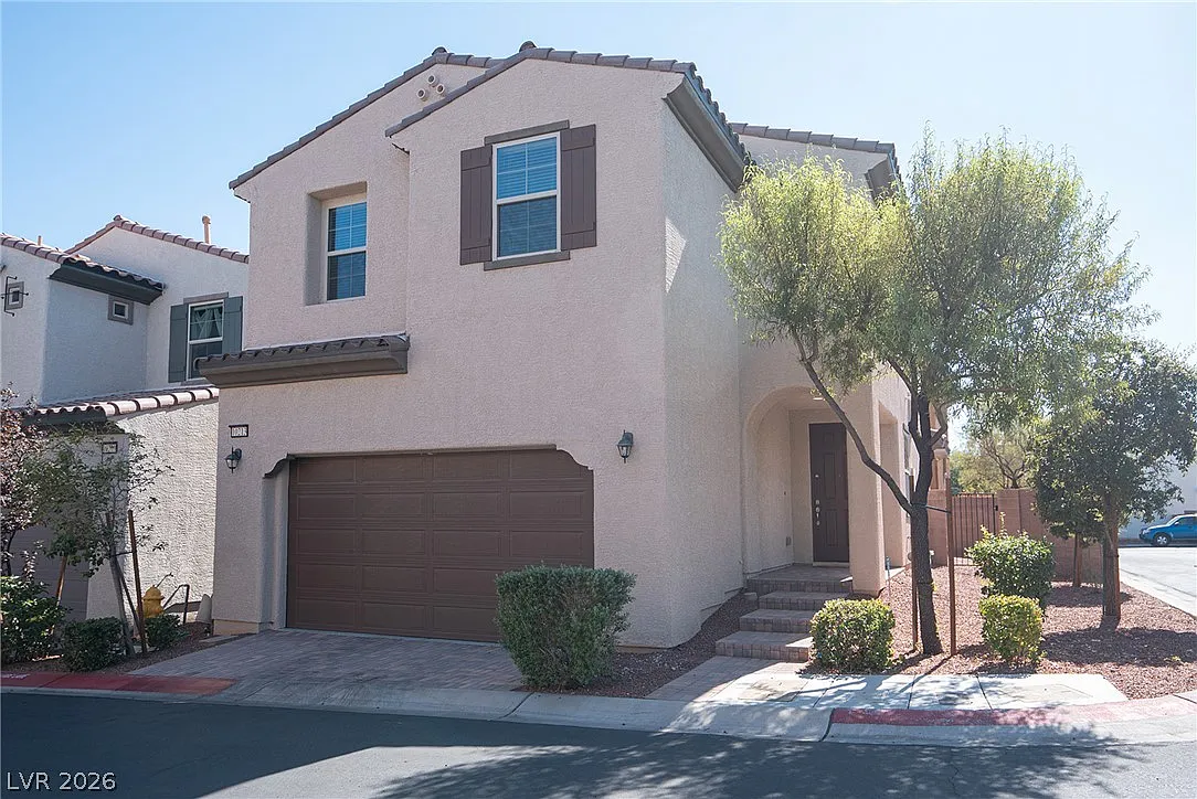 4 bed, 2.5 bath, 1656 sqft, $2,050 — Photo 1