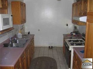 17419 Blythe St, Northridge, CA 91325