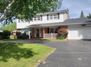 3209 Lakeside Dr, Shelby Township, MI 48316