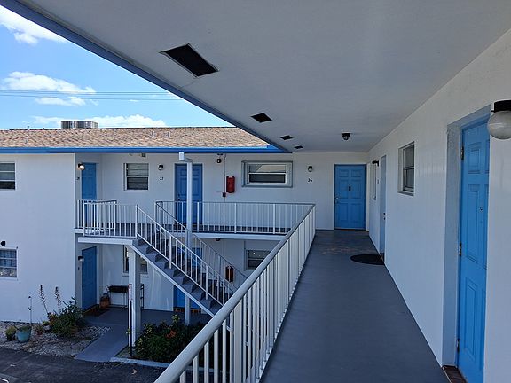 4th image of 410B W Palm St #B24