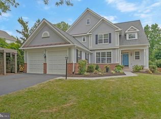43337 Burke Dale St, Chantilly, VA 20152