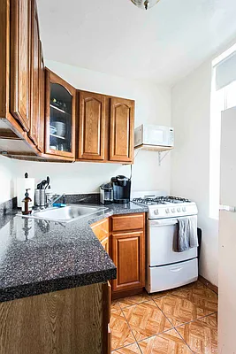 Rented by Nest Seekers International | media 16