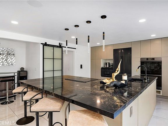 5th image of 23576 Rangoon St