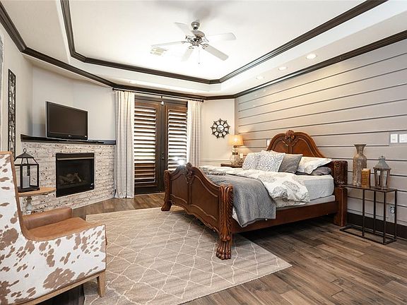 3rd image of 8515 Thornberry Hollow Ct