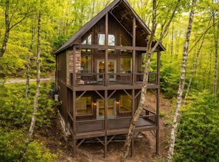 401 Windy Gap Ln, Sapphire, NC 28774
