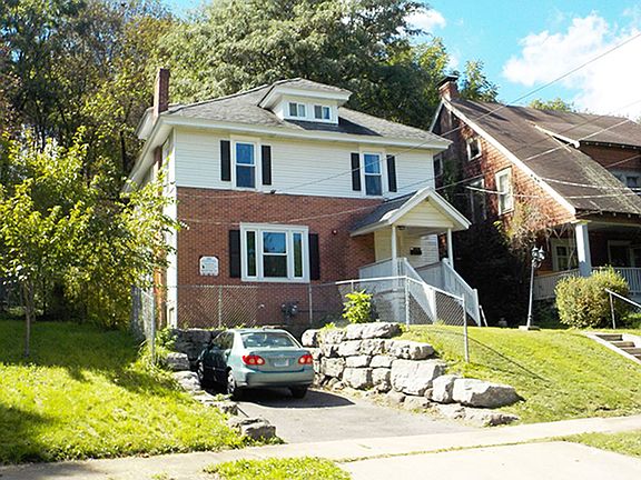 2nd image of 250 Greenwood Pl