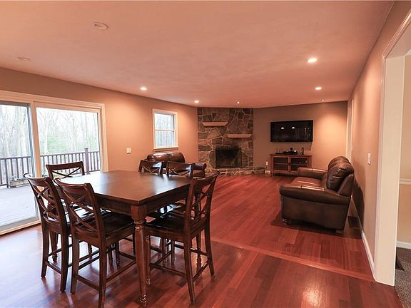 4th image of 244 Beechwood Dr