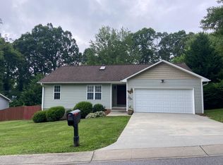 101 Tail Feather Ln, Candler, NC 28715