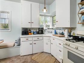 525 Park, 1B
