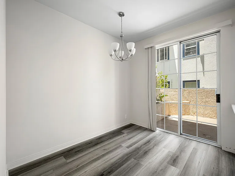 318 N Kenwood St #105 — Photo 7