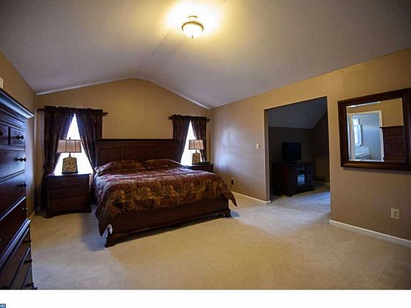 4th image of 196 Clover Ln