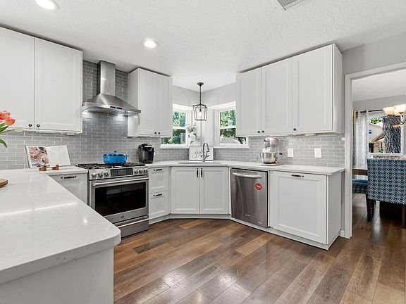 2nd image of 6315 Singing Creek Ln