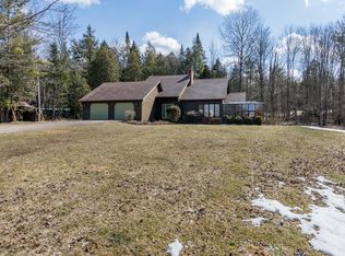73 Foothills Dr, Jericho, VT 05465