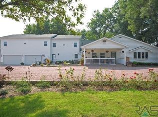46987 275th St, Lennox, SD 57039