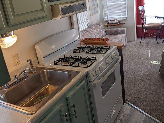 4th image of 26250 Parkview Dr
