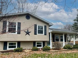 363 Highland Ave, Hampshire, IL 60140