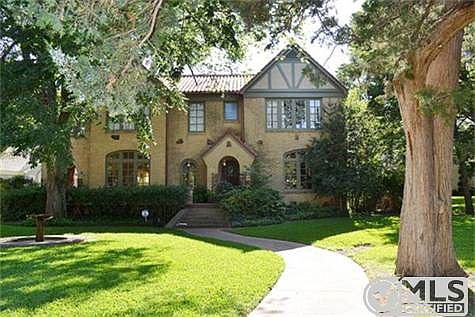 4th image of 1805 Mayflower Dr