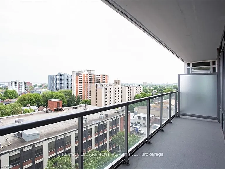 212 King William St E #1019 — Photo 30