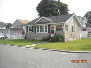 27 Downes Ave, Pawtucket, RI 02861
