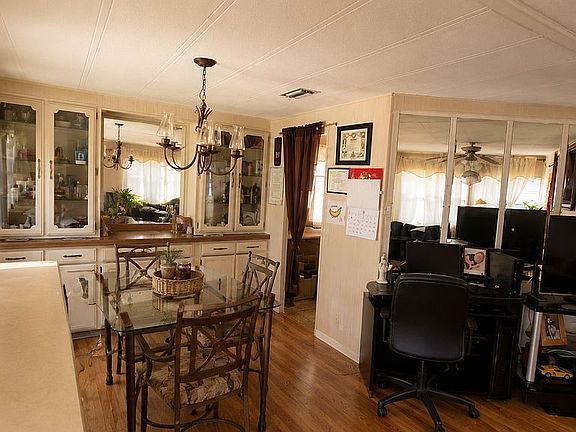 4th image of 4839 SW 48th Ave