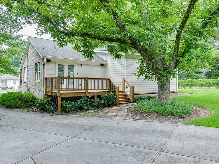 75 Cherry St — Photo 33