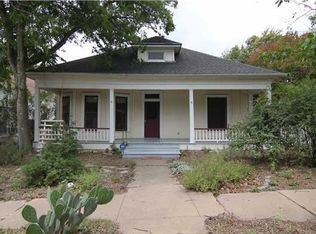 517 Fowzer St, Taylor, TX 76574