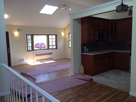 3rd image of 383 Clawson St