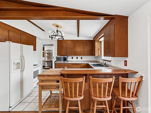 3rd image of 10410 SE Southworth Drive