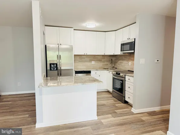1008 Lindsey Ct, Marlton, NJ 08053