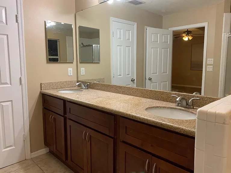 6517 Canterlea Dr — Photo 8