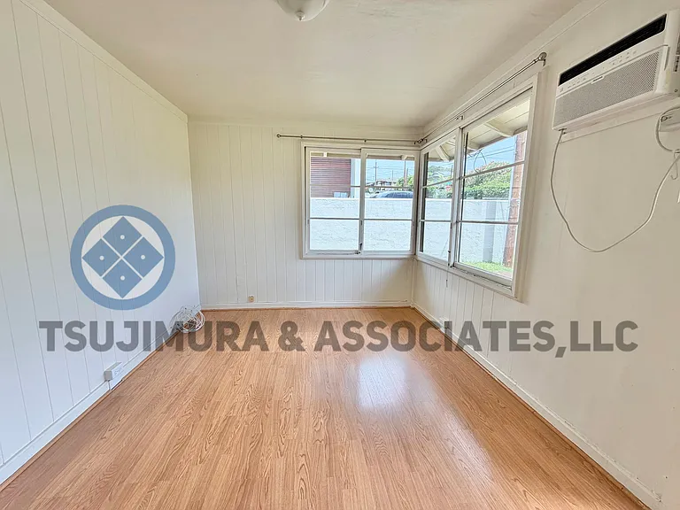 3911 Maunaloa Ave — Photo 2
