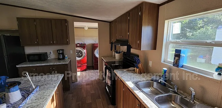 7812 Fleetwood Dr — Photo 3
