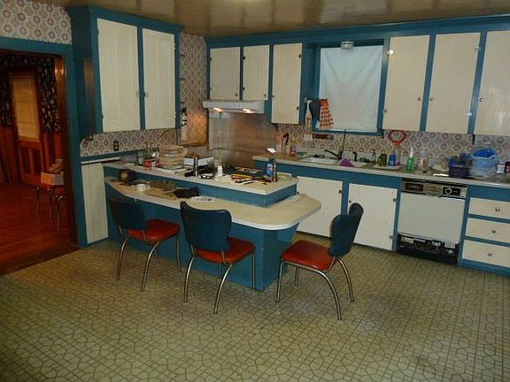 4th image of 307 Marietta Ave