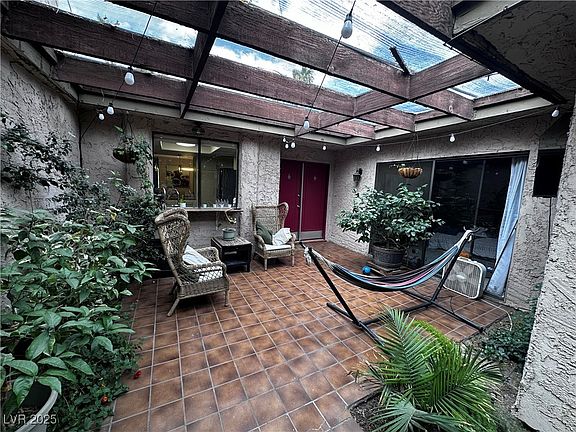 5th image of 2484 Domingo St