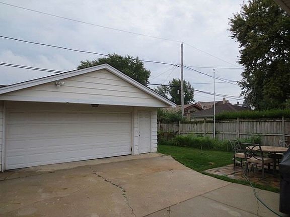 5th image of 3405 N Oketo Ave