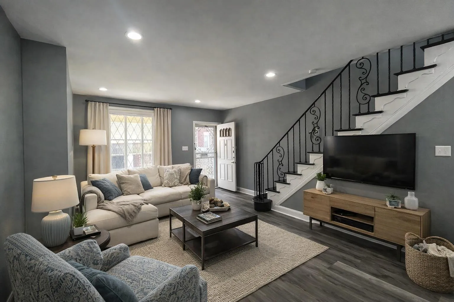 3 bed, 1.5 bath, 1200 sqft, $1,092 — Photo 2
